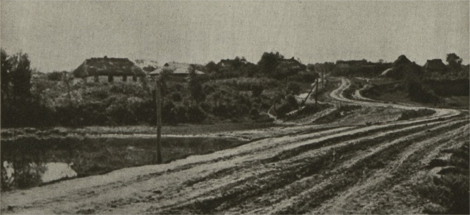 Hráz mezi vesnicí Buzovkou a Ostrožanami na březích Horního Tikiče, kde stával most, o který se vedly boje v lednu 1944. 