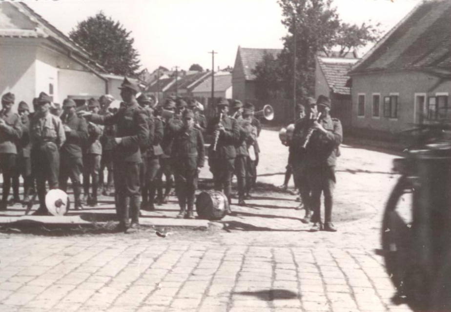 Rumunské jednotky v Boskovicích při návratu zpět do vlasti. 