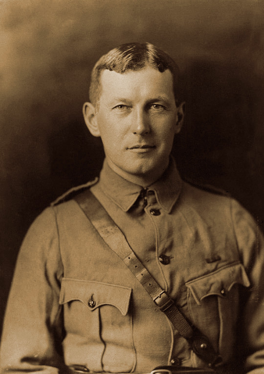 John McCrae, cca. 1914.