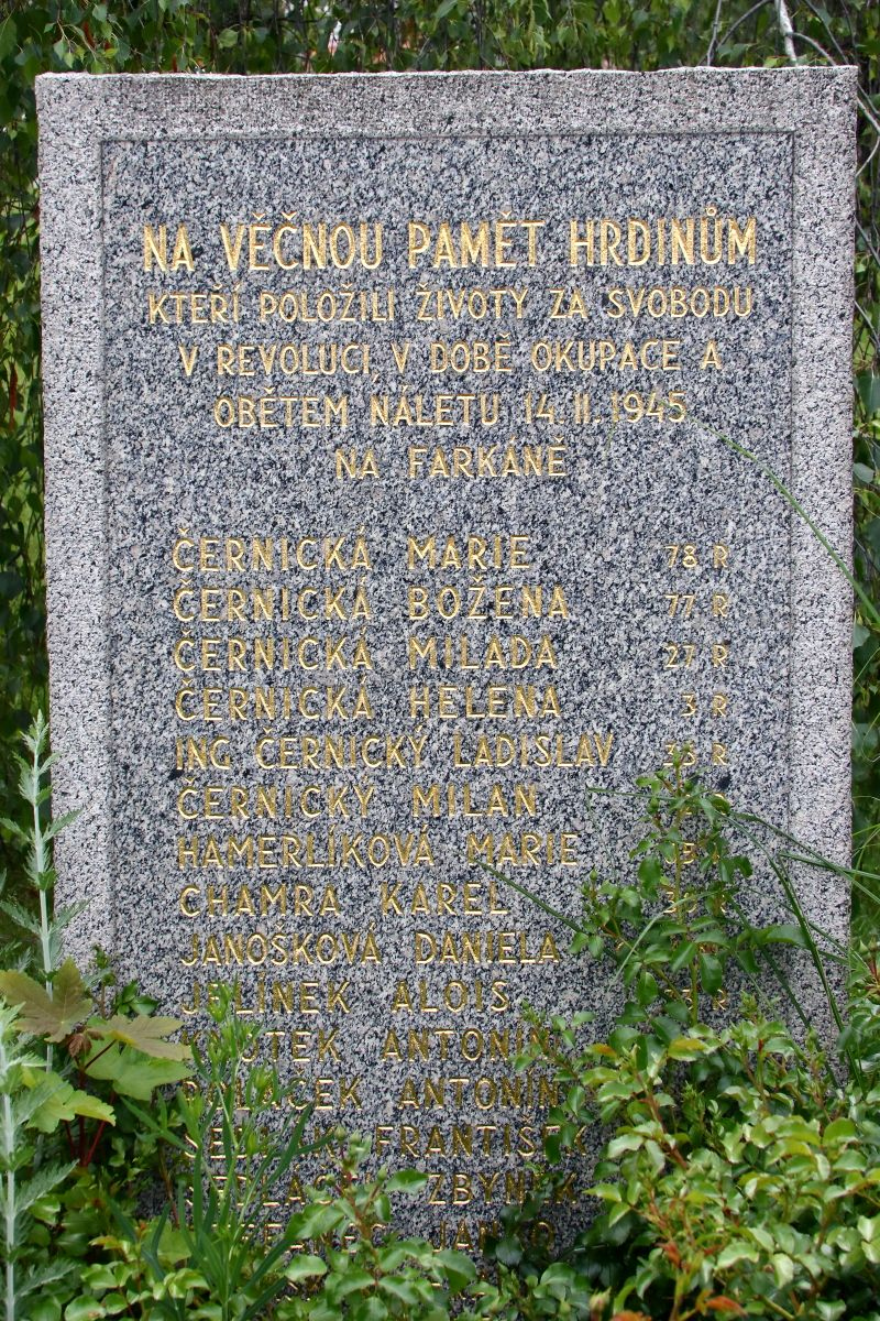 Pietní místo v Praze na Farkáně připomínající mimo jiné oběti nešťastného náletu ze 14. února 1945. 