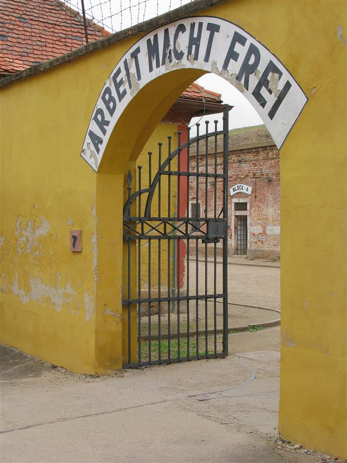 Jeden ze vstupů do pevnosti Terezín