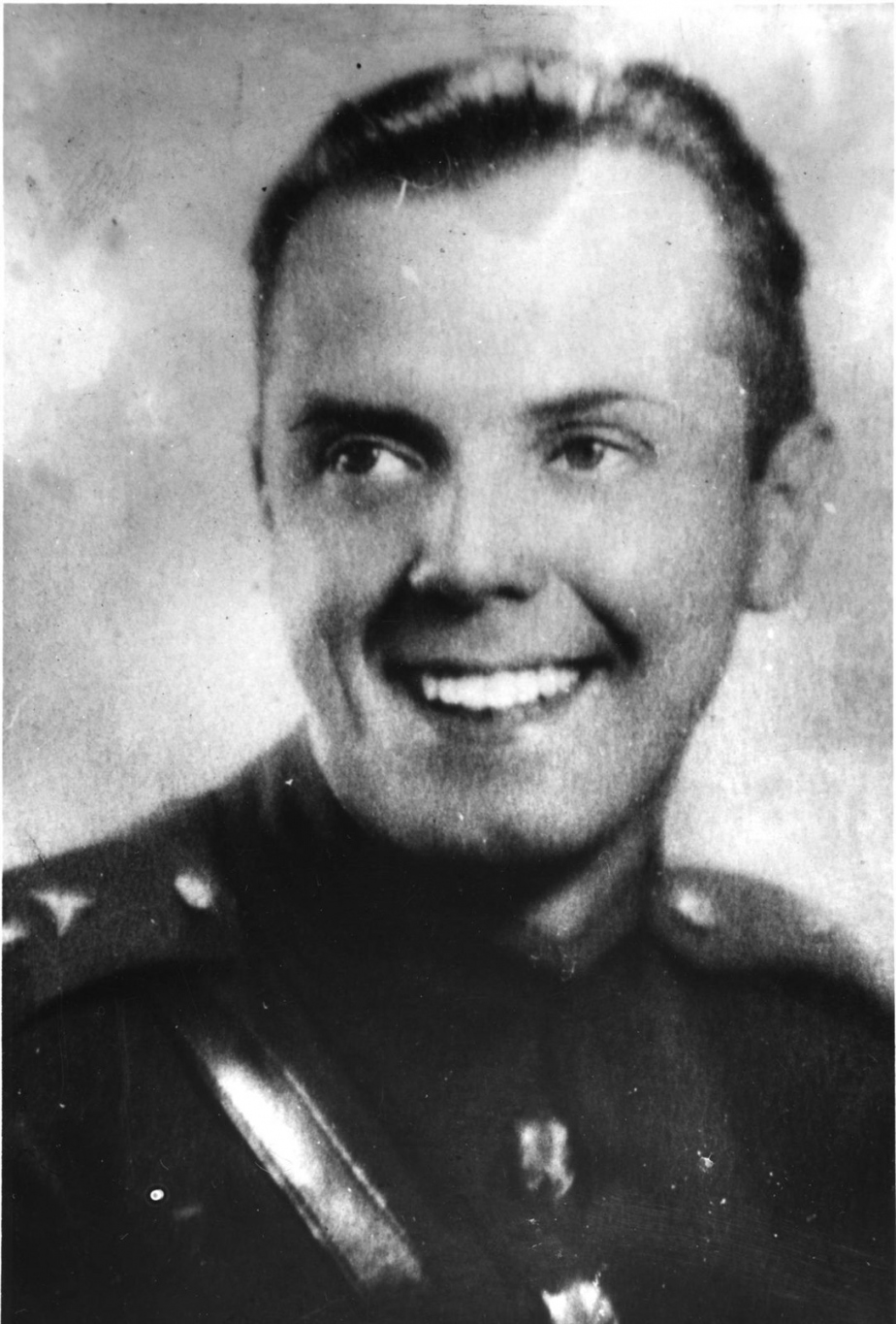 Vladislav Perutka (31. 3. 1911, Uherské Hradiště – 6. 5. 1945, Vsetín) v předválečném období.