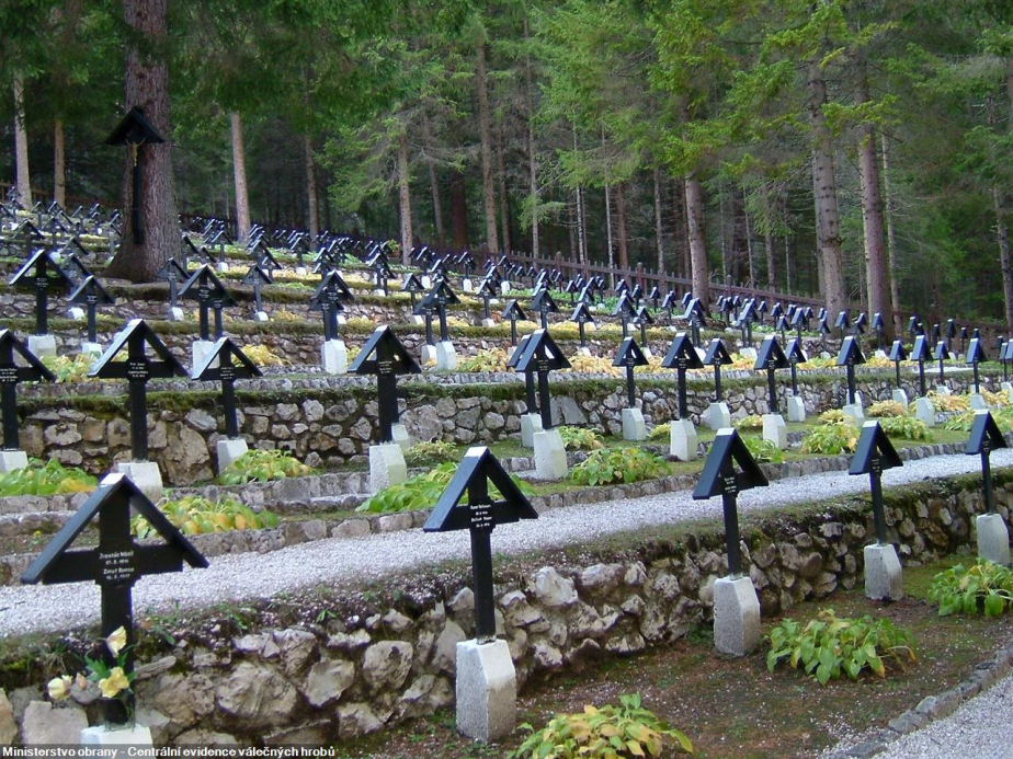Válečný hřbitov vojáků rakousko-uherské armády, Dobiaco-Cimitero di guerra Monte Piana