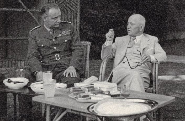 Generál František Moravec s prezidentem Edvardem Benešem