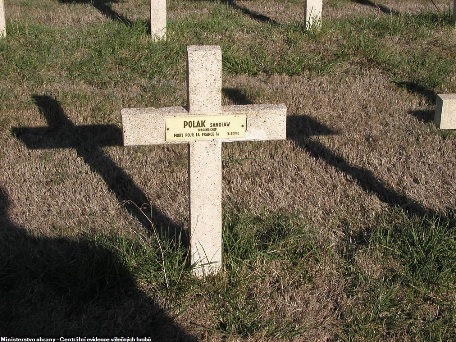 Hrob Jaroslava Karla Poláka (uváděn též jako Stanislav) na hřbitově ve Fleury-les-Aubrais, Loiret.