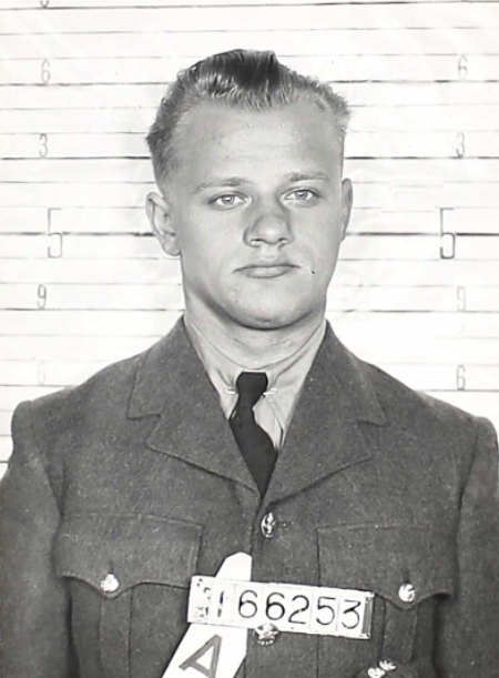 Vladimir J. Sopuck, roz. Sopuch (1921-1945) byl příslušníkem Royal Canadian Air Force. 
