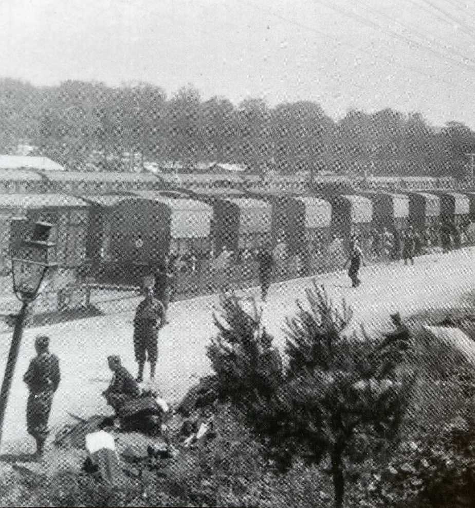 Červen 1940 – Československá divizní pěchota se připravuje k přesunu na frontu.