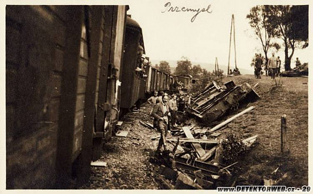 Červen 1915 – rakousko-uherské vlaky opět míří do Přemyšlu.