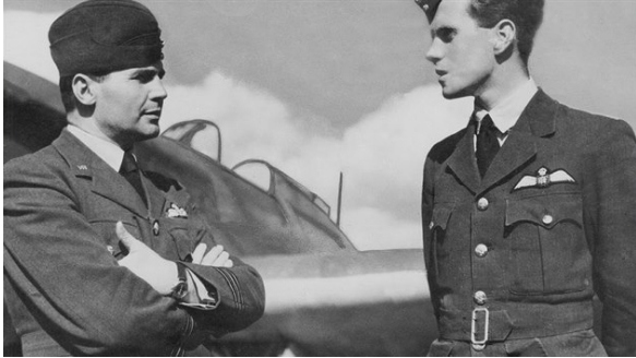 První velitelé 312. čs. stíhací perutě RAF, vlevo Ján Ambruš a vpravo Frank H. Tyson. 