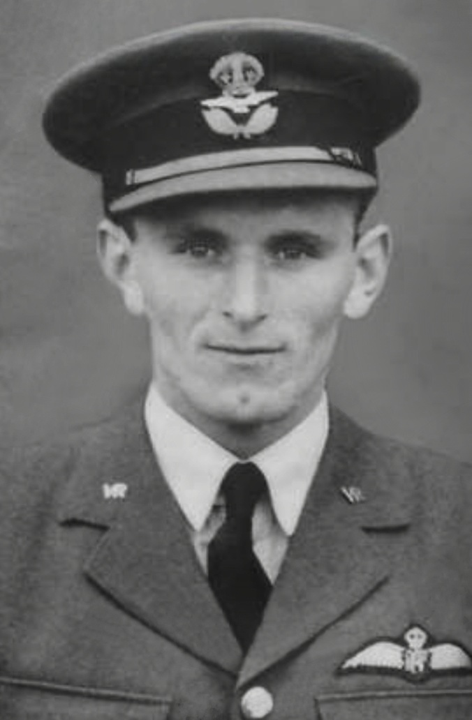 František Hekl jako pilot RAF.