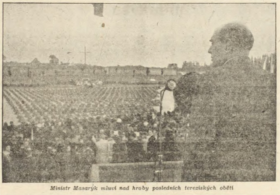 Jan Masaryk na Národním pohřbu v Terezíně 16. září 1945.
