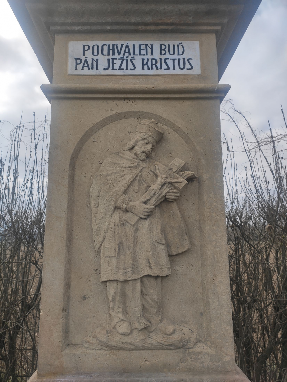Detail reliéfu sv. Jana Nepomuckého. 