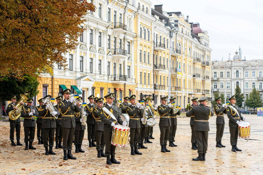 Orchestr čestné stráže prezidentského pluku.