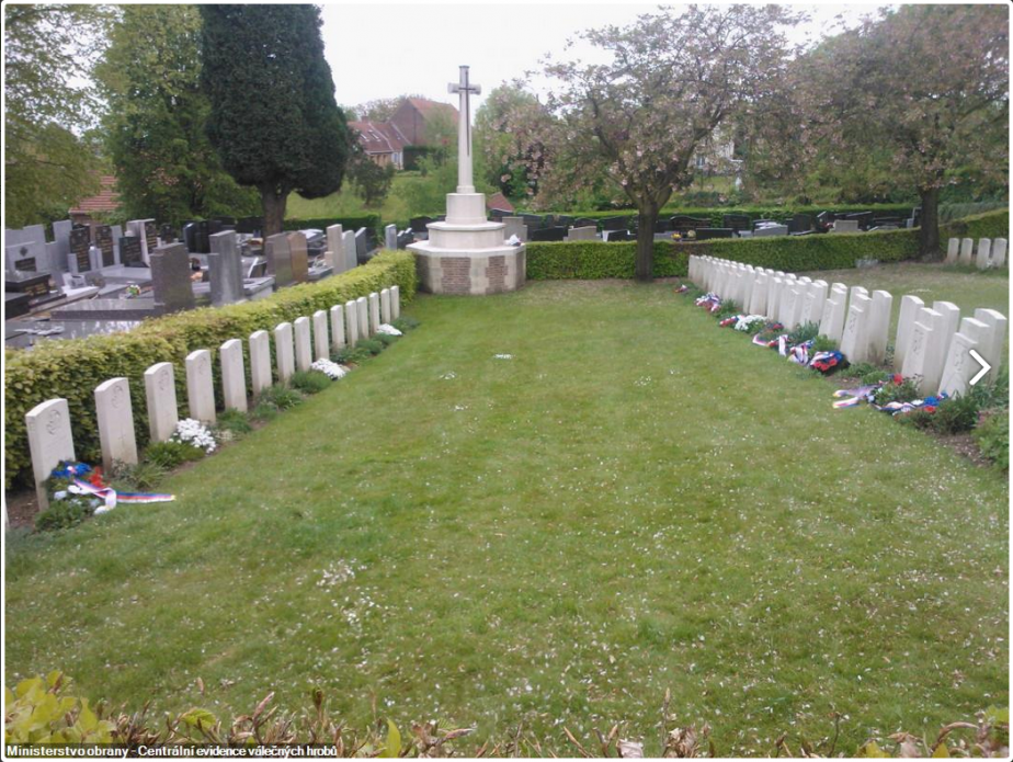 Na hřbitově v Casselu jsou také pohřbeni padlí a zemřelí českoslovenští vojáci. 