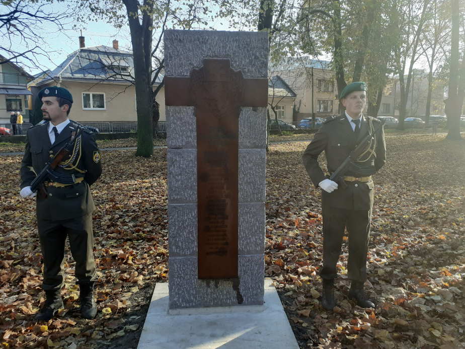 Odhalení pietního místa věnovaného československým vojákům padlým v roce 1919 v Michalovcích a okolí.