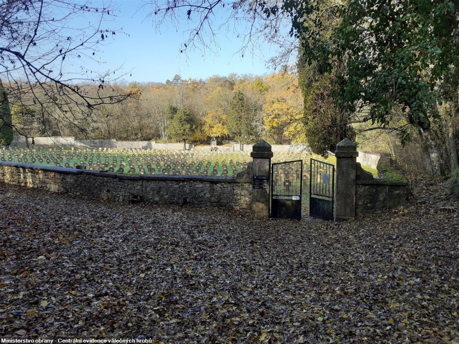 Italský válečný hřbitov v Aurisině.