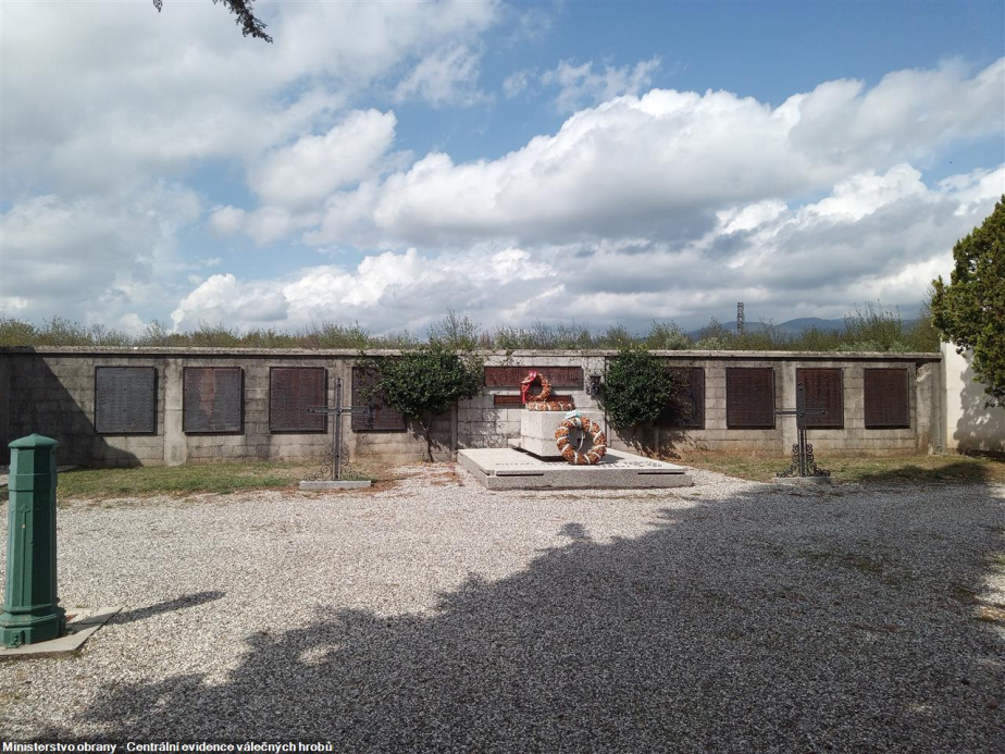 Italský válečný hřbitov v Cividale del Friuli.