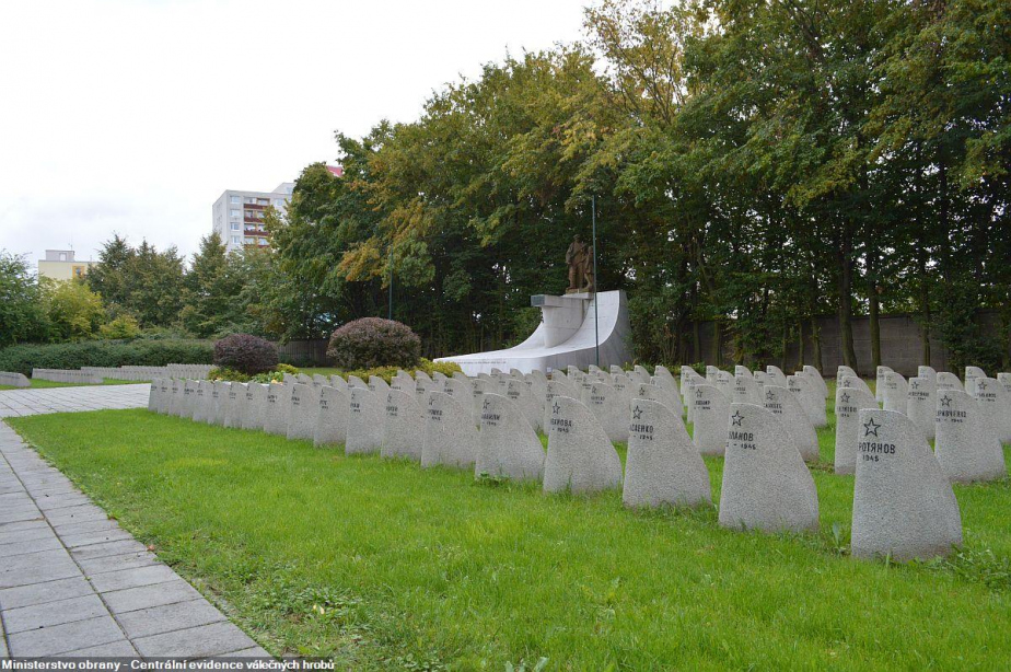 Čestné pohřebiště rudoarmějců na Chodově.