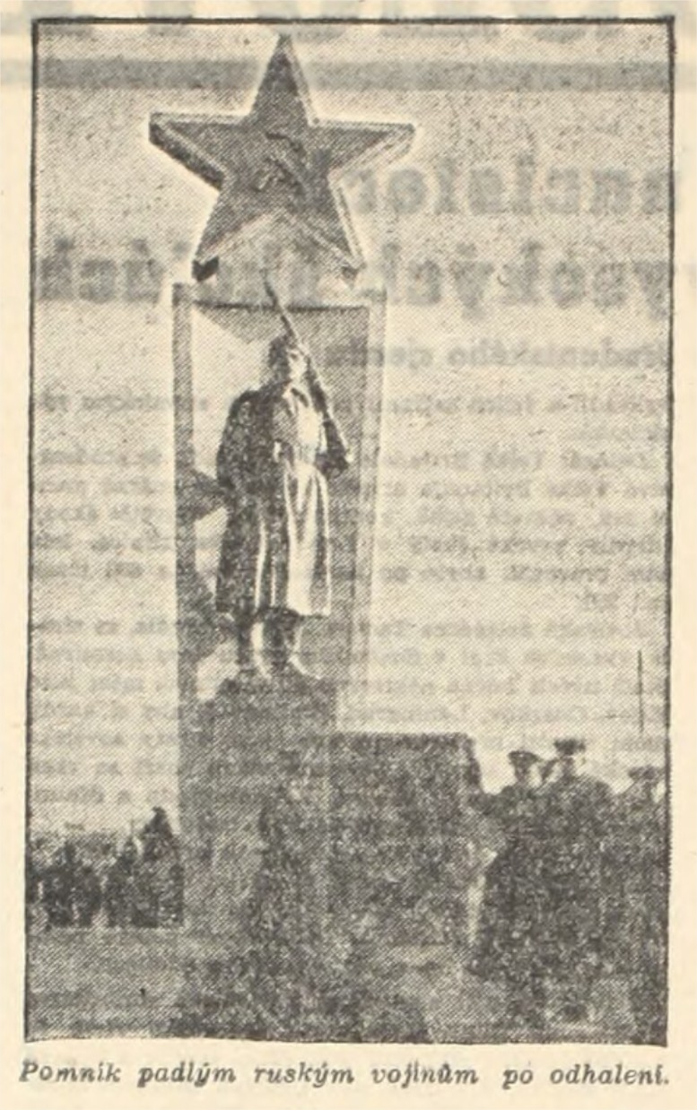 Pomník padlým sovětským vojákům na Olšanech po odhalení.