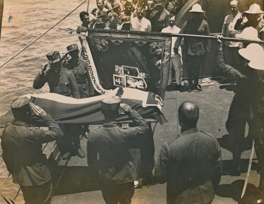 Dobrovolec František Růžek zemřel na následky nemoci 29. 6. 1920 v lodní ošetřovně lodi Edelyn. Ten samý den byl pohřben do Tichého oceánu na 15° 22' severní šířky a 156° 12' východní délky.