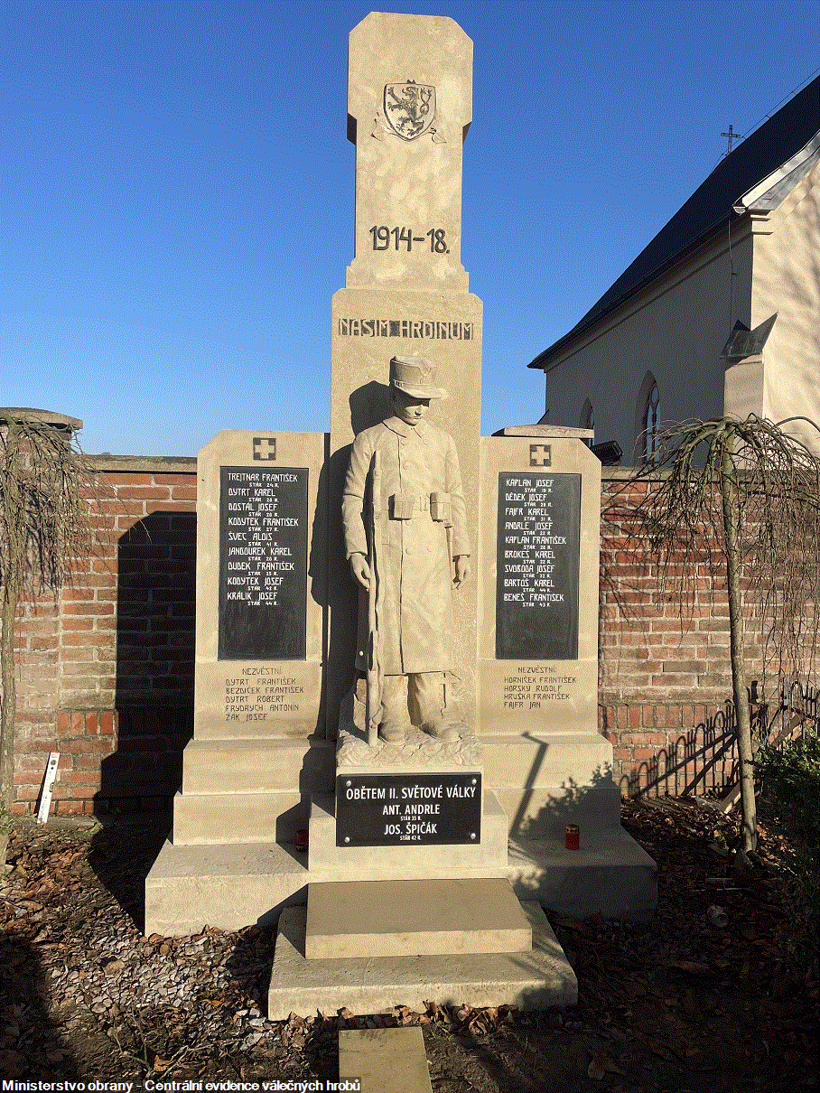 Pohled na pomník ve Velké Skrovnici po renovaci. 