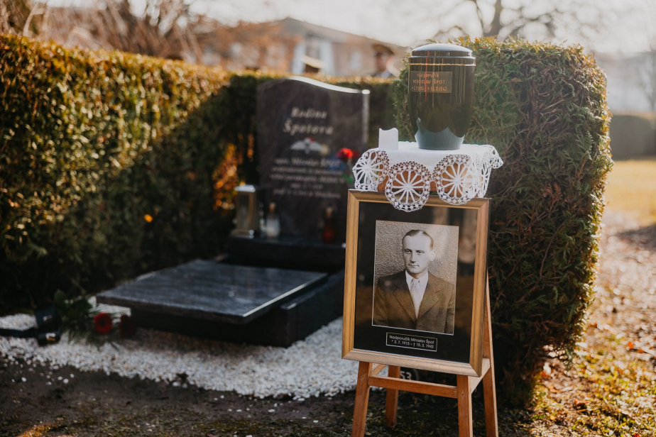 Miroslav Špot byl in memoriam povýšen do hodnosti podplukovníka. 