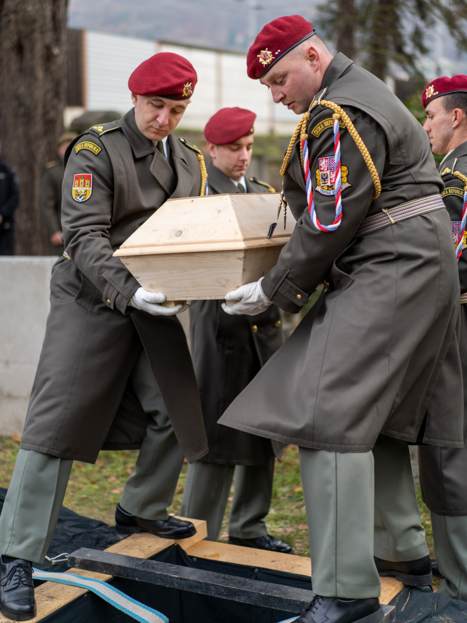 Pietní akt proběhl za účasti rodiny, zástupců města, MO a Armády ČR. Antonín Kubec byl in memoriam povýšen do hodnosti nadporučíka.