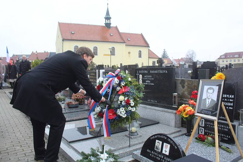 Bohumír Kobylka byl i. m. povýšen do hodnosti nadporučíka dělostřelectva v záloze. 