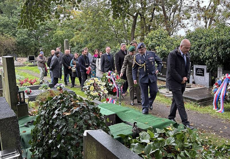 Vladislav Soukup byl rodákem z Obořiště u Dobříše. 
