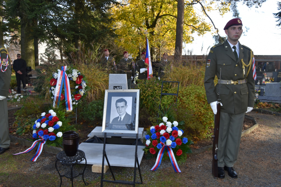 Ostatky Bohumíra Martínka byly během pietního aktu dne 31. října 2025 uloženy do hrobu na městském hřbitově v Prostějově. 