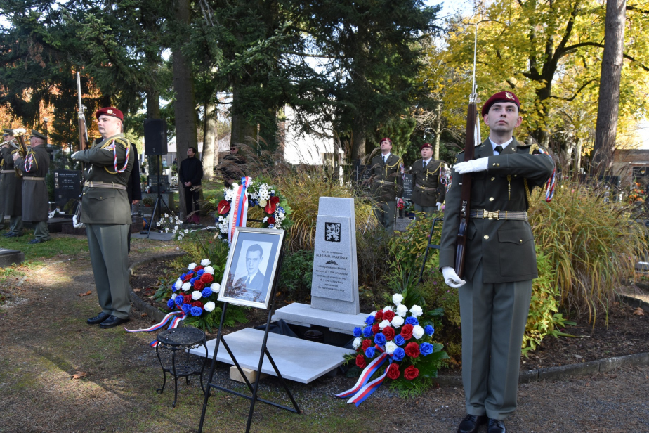 Martínek byl pohřben na městském hřbitově v Prostějově. 