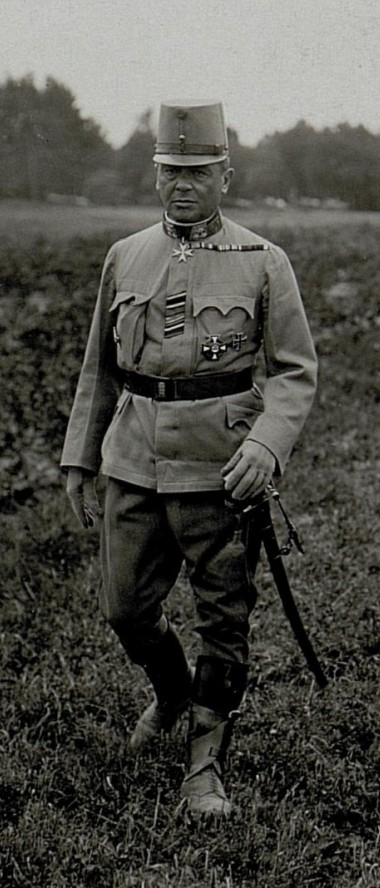 Polní podmaršál Hermann Kövess von Kövessháza (*30.3.1854 – †22.9.1924) Velitel 3. armády pověřené dobytím Černé Hory a Albánie.