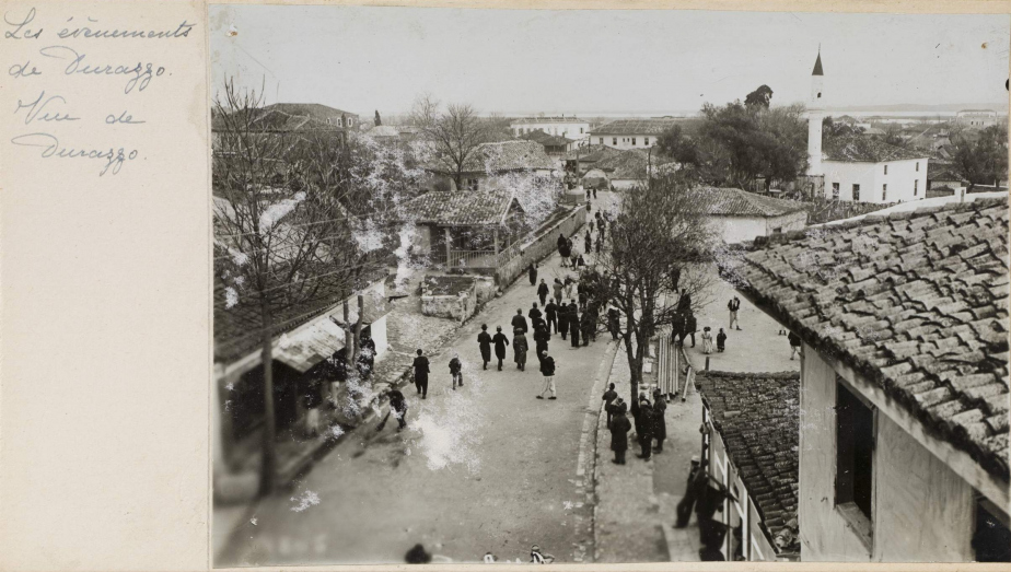 Drač (Durrës) - pohled na město na počátku 20. století. Rakousko – uherské jednotky do něho vstoupily před 110 lety.