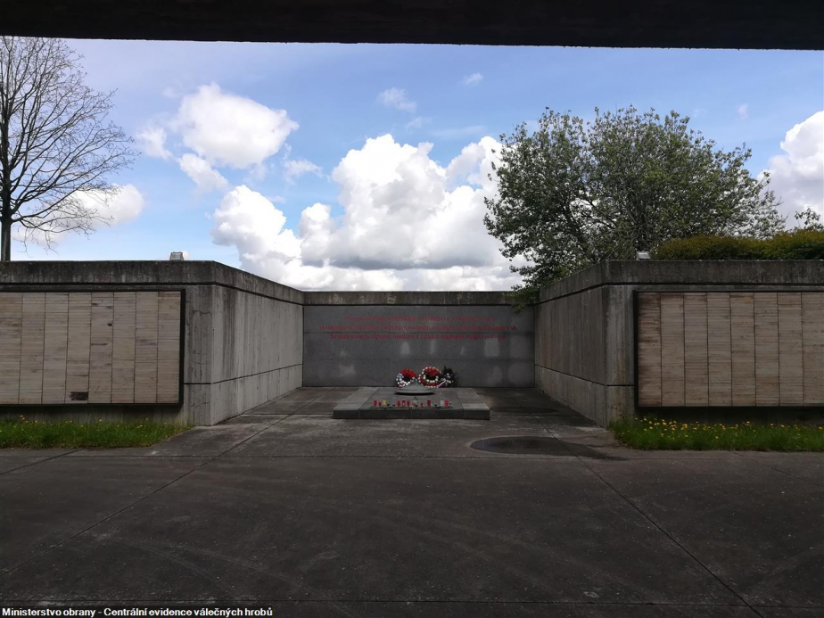 Památník 2. světové války v Hrabyni. 