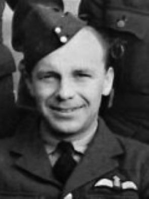 Rudolf Tesárek (*17. 10. 1909 – † 26. 3. 1941) byl in memoriam povýšen do hodnosti podplukovníka. 