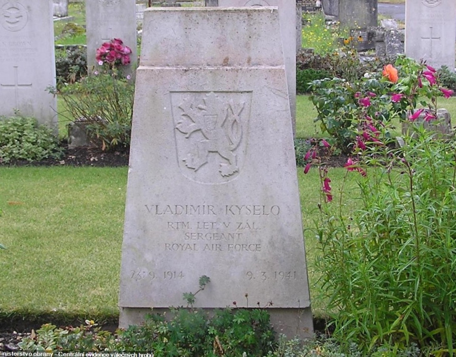 Kyselův hrob se nachází na hřbitově Ringwood ve Velké Británii v oddělení Z pod č. 277. 