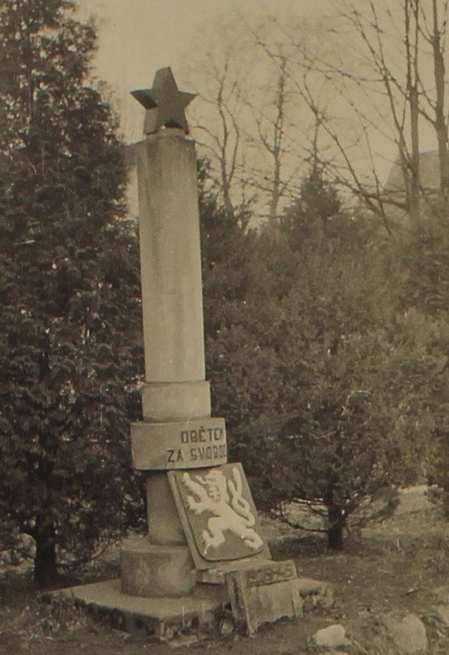 Pohled na původní pomník