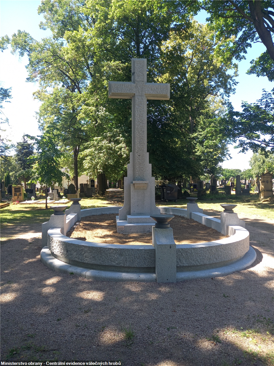 Pohled na renovované osárium na čáslavském městském hřbitově. 