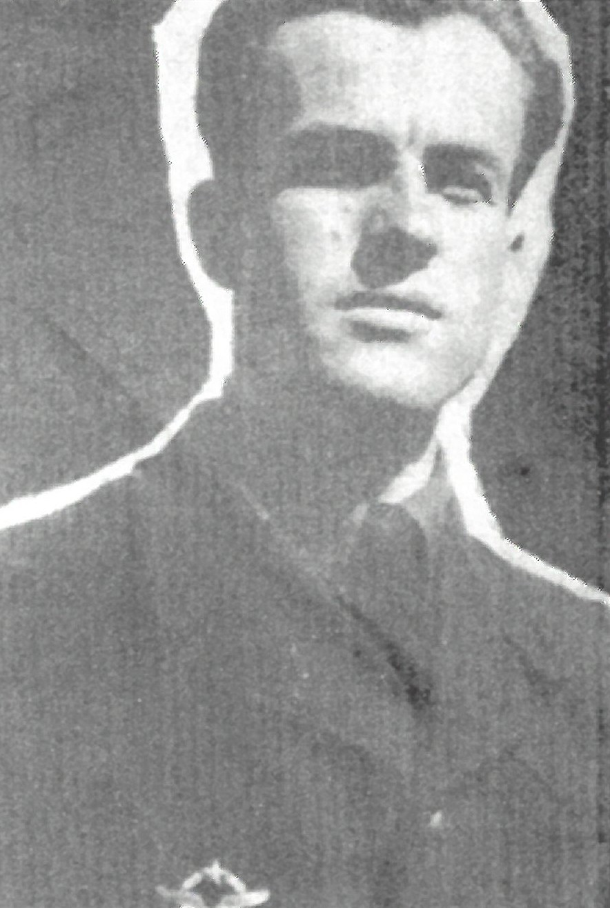 Plk. in mem. František Kráčmer (* 21. 5. 1916, Česká Třebová) – bombardovací pilot, absolvoval 13 operačních letů v celkovém čase 58 hodin.