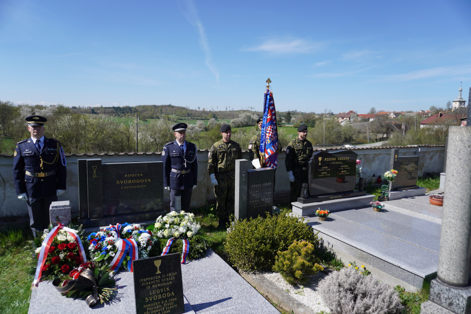 Fotografie z pohřbu respicienta finanční stráže Ludvíka Svobody v Horních Vilémovicích.