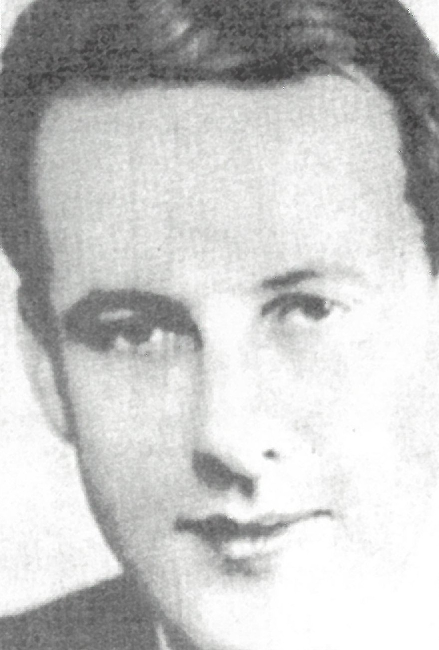 Pplk. in mem. Vladimír Kubíček (* 11. 10. 1913, Uherský Brod) – navigátor, absolvoval 8 operačních letů v celkovém čase 30 hodin a 29 minut.