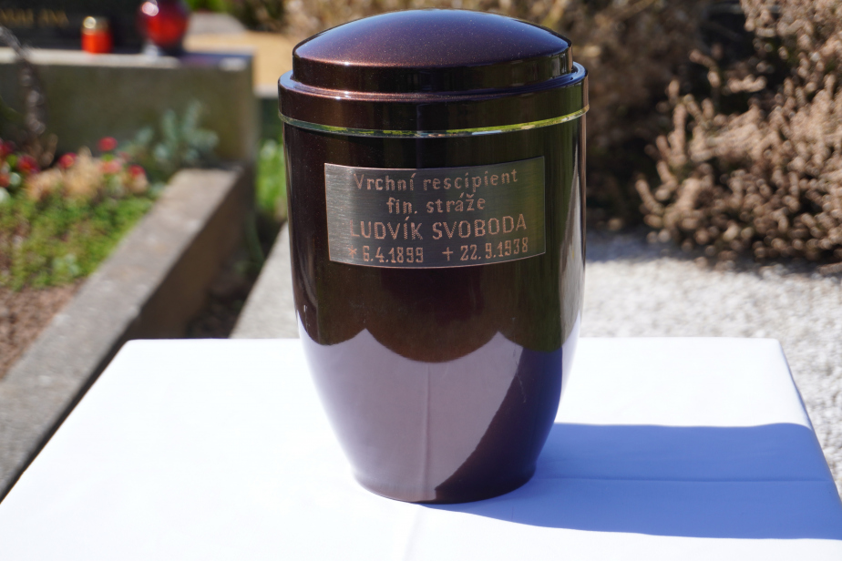 Fotografie z pohřbu respicienta finanční stráže Ludvíka Svobody v Horních Vilémovicích.