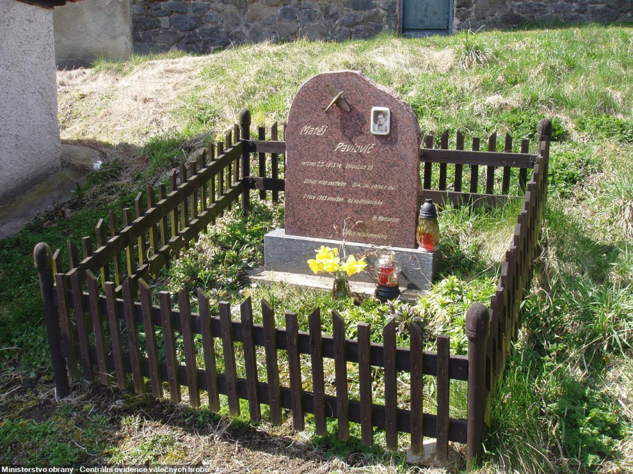 Pomník plk. in mem. Matěje Pavloviče v rodných Vlkonicích.