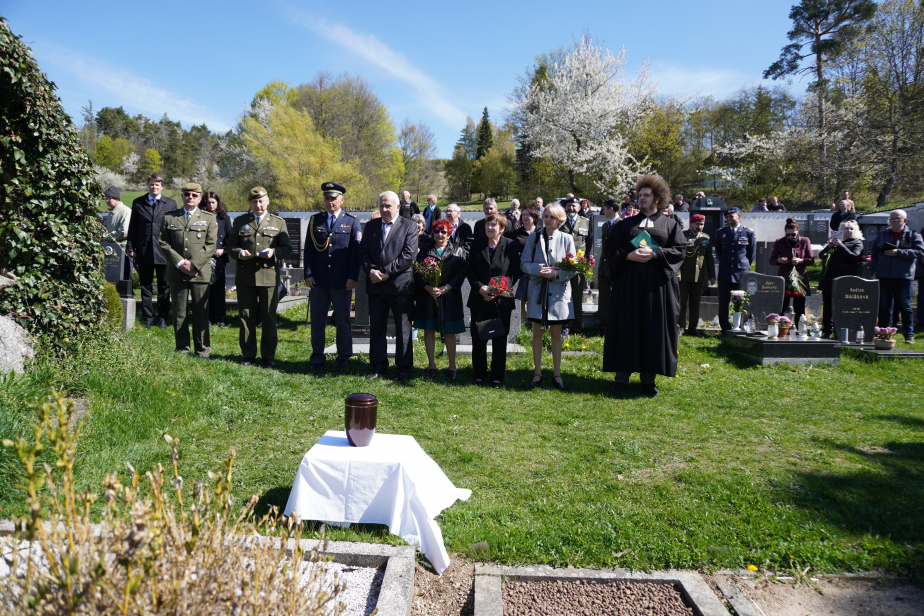Fotografie z pohřbu respicienta finanční stráže Ludvíka Svobody v Horních Vilémovicích.