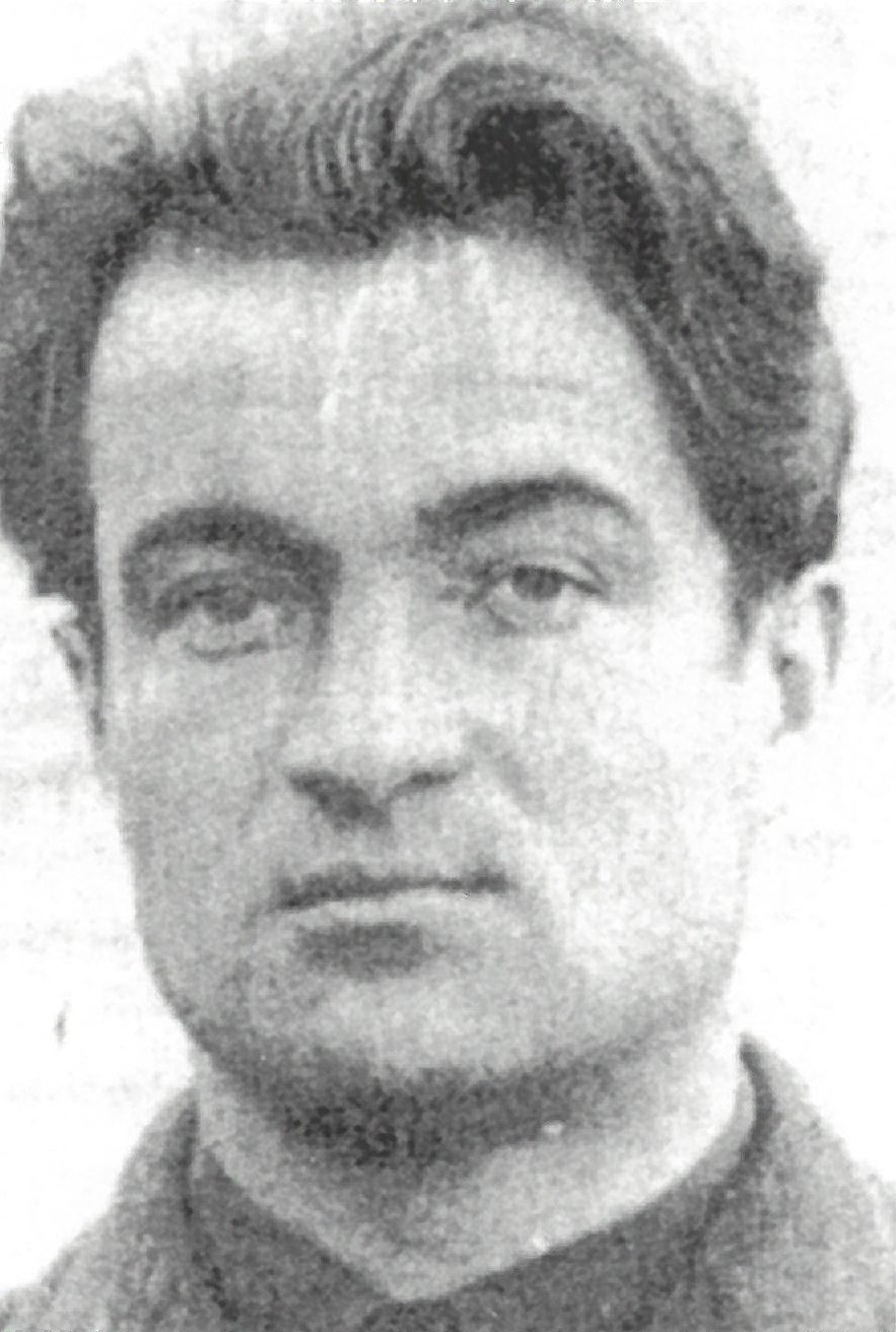 Pplk. in mem. Václav Štětka (* 16. 4. 1915, České Budějovice) – palubní střelec, absolvoval 8 operačních letů v celkovém čase 30 hodin a 29 minut.