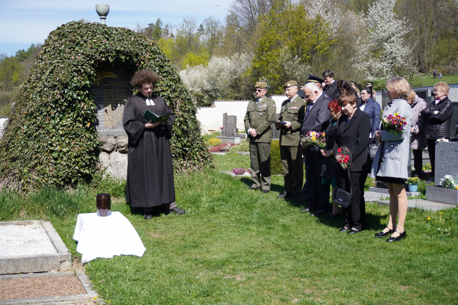 Fotografie z pohřbu respicienta finanční stráže Ludvíka Svobody v Horních Vilémovicích.