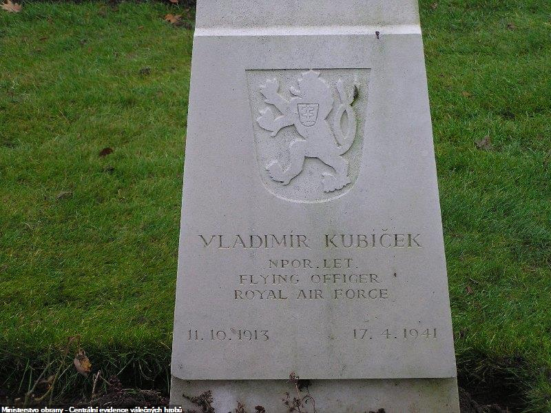 Hrob pplk. Vladimíra Kubíčka na vojenském hřbitově Jonkerbos v Nijmegenu.