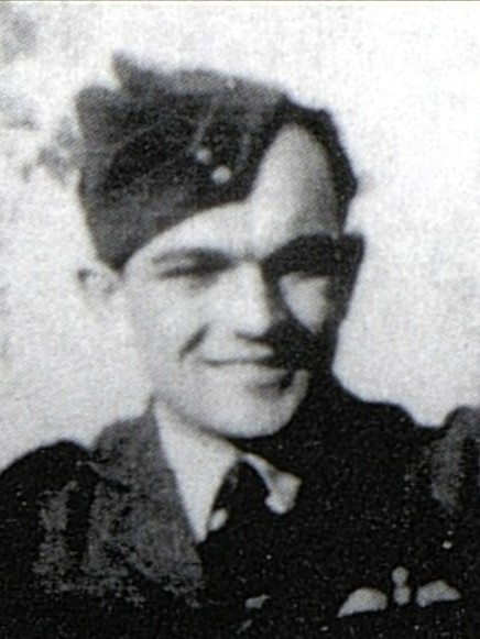 Čet. Josef Martinec (*19. 7. 1915 – † 7. 4. 1941) byl in memoriam povýšen do hodnosti podplukovníka. 