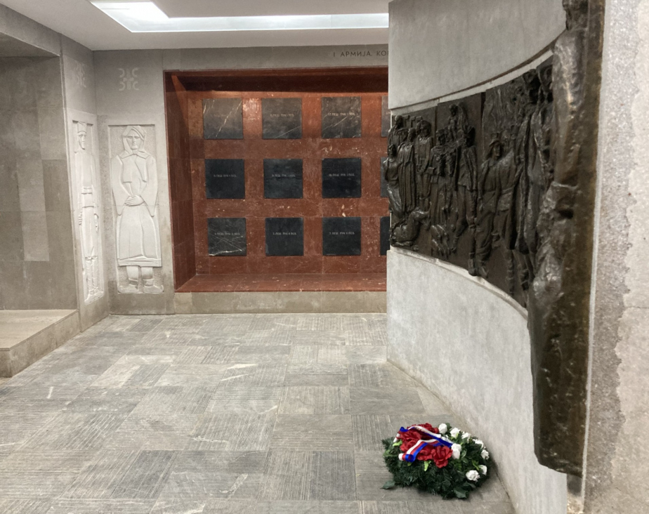 Krypta chrámu sv. Dimitrije ve městě Lazarevac, kde jsou uloženy ostatky rakousko-uherských a srbských vojáků padlých v bitvě na Kolubaře. Počet uložených ostatků se odhaduje na 30 tisíc.