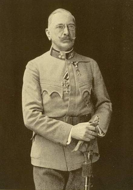 Generálplukovník Viktor Dankl von Kraśnik (1854–1941) – jako velitel 11. armády na italské frontě dostal za úkol provést počáteční průlom. Zpočátku se mu podařilo prorazit italské linie, přesto byl kritizován za pomalý postup. V červnu 1916 rezignoval.